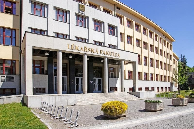 Top Medical Faculties in Czechia Offering English-Taught Programs